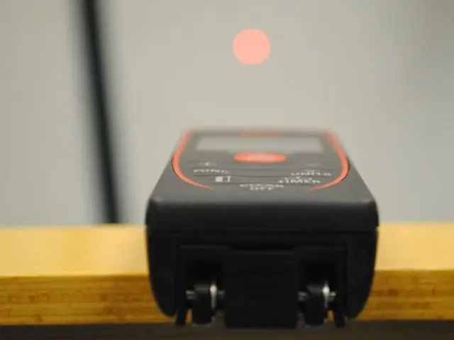 Лазерный дальномер 100 м с Bluetooth и экраном