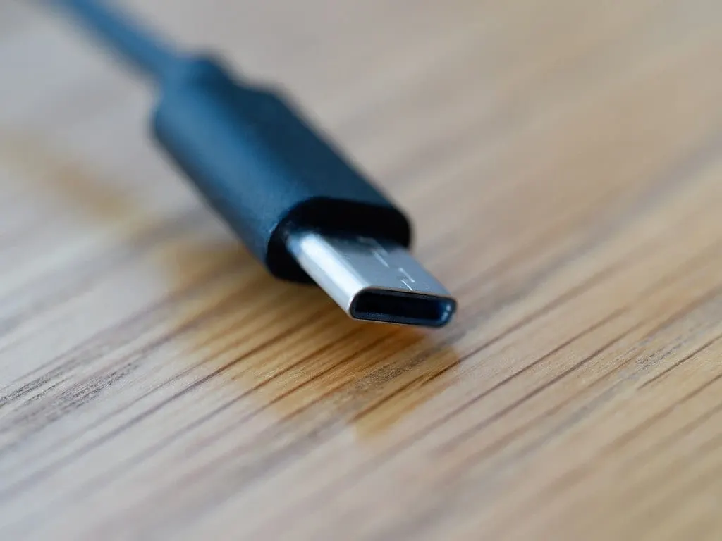 Плетёный кабель USB-C 100 Вт с дисплеем мощности